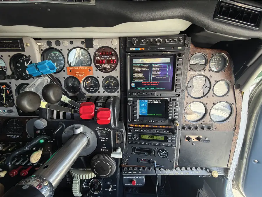 Beechcraft Baron - CoPilot Side Panel