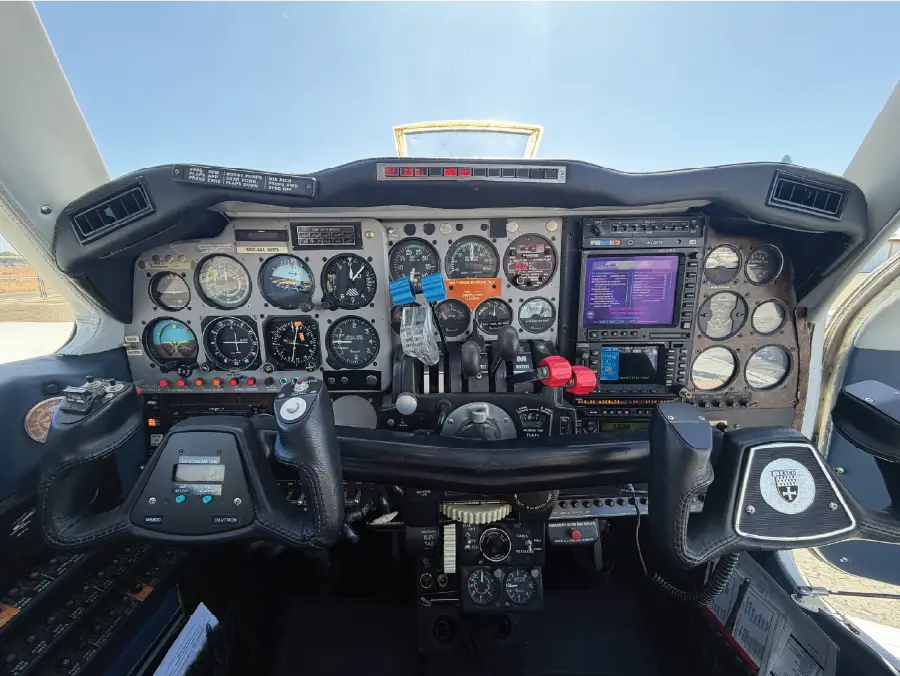 Beechcraft Baron - Full Panel View