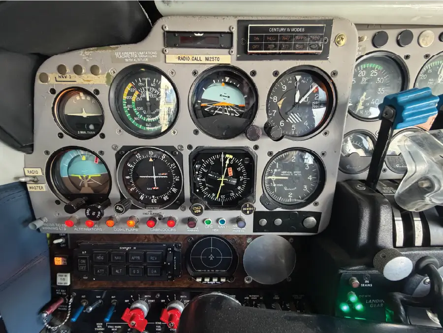 Beechcraft Baron - Pilot Side Panel