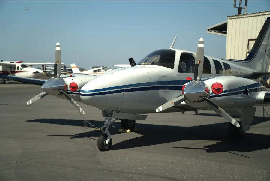Beechcraft Baron - Copilot side front angle view