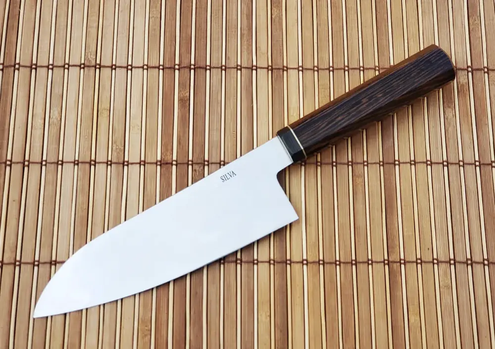 Cuchillo de cocina forjado a mano en la Escuela Valenciana de Cuchillería