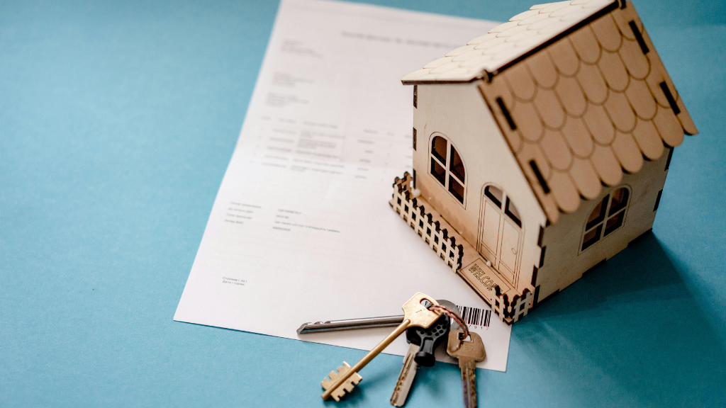 A close-up of a miniature house, a set of keys, and real estate documents arranged on a desk, symbolizing the planning and preparation involved in successful property investments. The image represents financial readiness, property ownership, investment planning, and the steps required before purchasing or managing real estate. It supports topics such as multifamily investing, commercial real estate, due diligence, investment strategy, property acquisitions, financial planning, and real estate investment planning tips every investor should know. A close-up of a miniature house, a set of keys, and real estate documents arranged on a desk, symbolizing the planning and preparation involved in successful property investments. The image represents financial readiness, property ownership, investment planning, and the steps required before purchasing or managing real estate. It supports topics such as multifamily investing, commercial real estate, due diligence, investment strategy, property acquisitions, financial planning, and real estate investment planning tips every investor should know.
