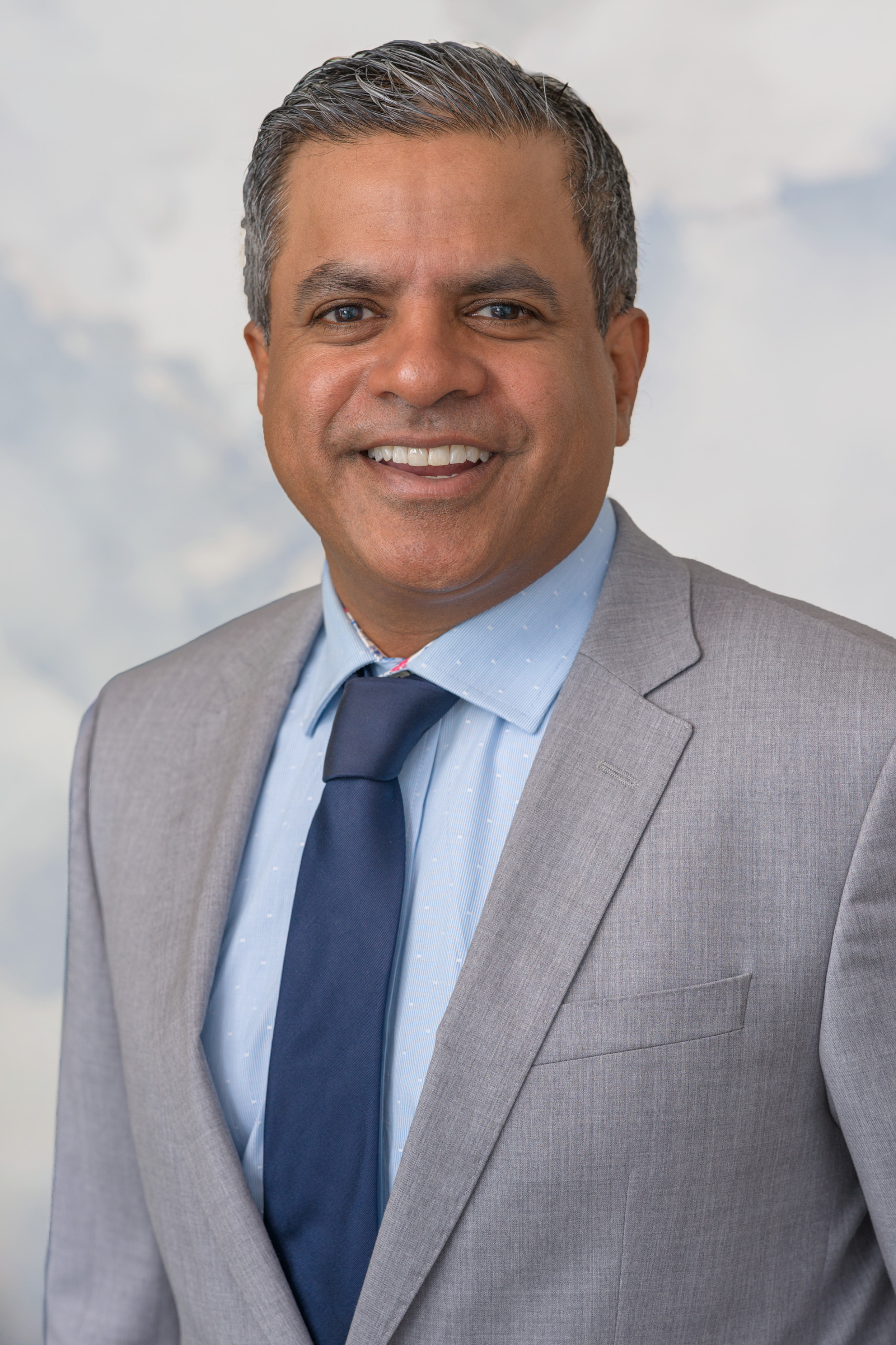 https://www.specialistsinplasticsurgery.com/about/meet-the-doctors/sanjay-v-daluvoy-md/