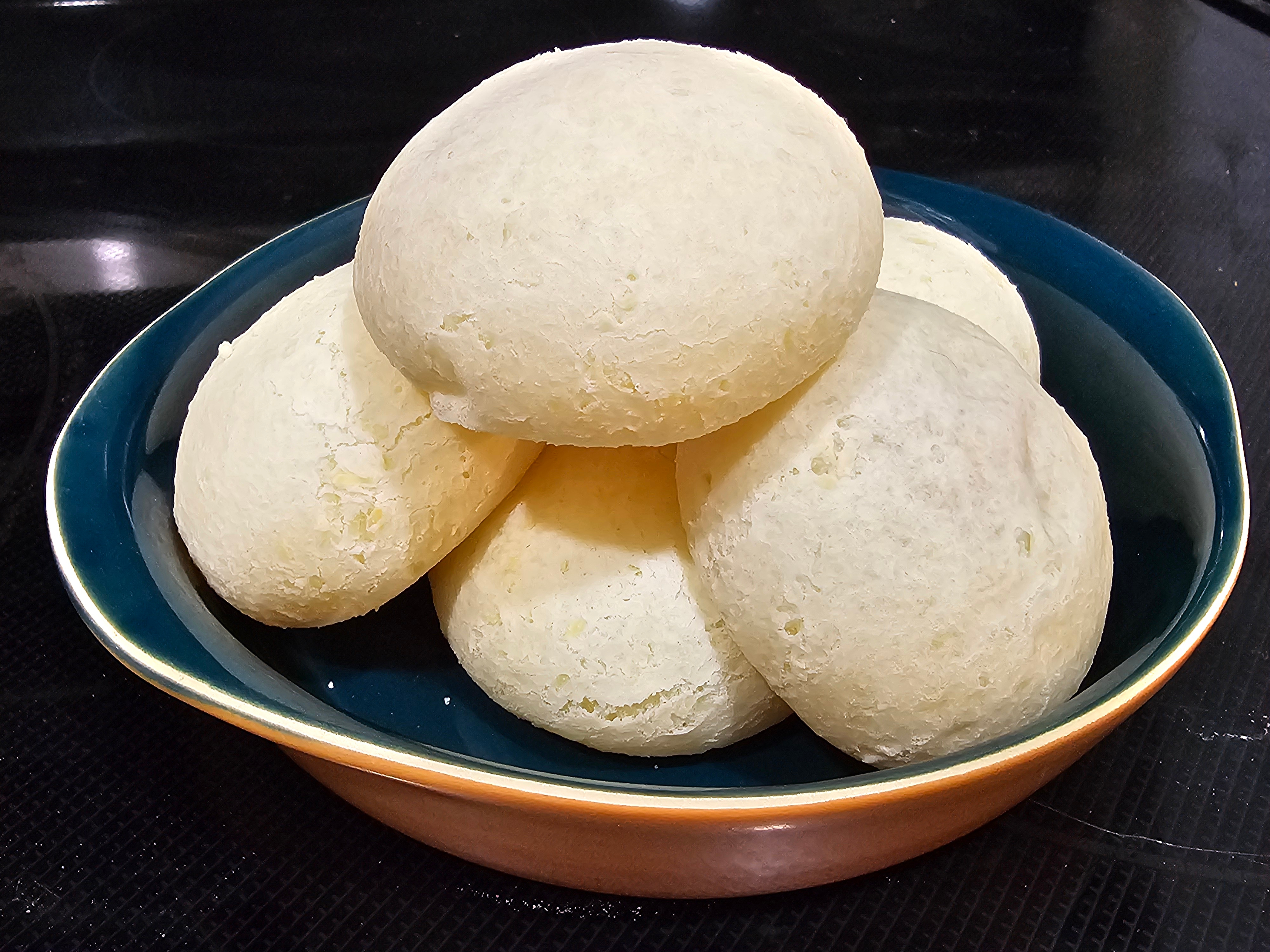 Colombian pan de bono cheese bread rolls