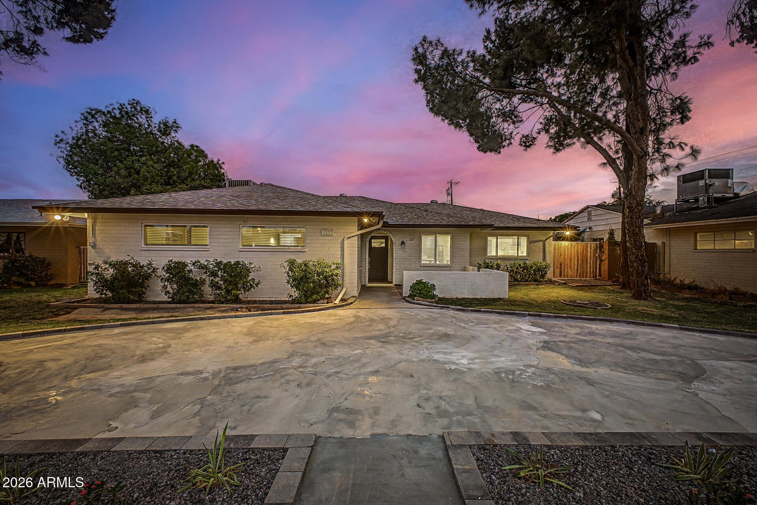 1813 W Earll Dr Phoenix AZ