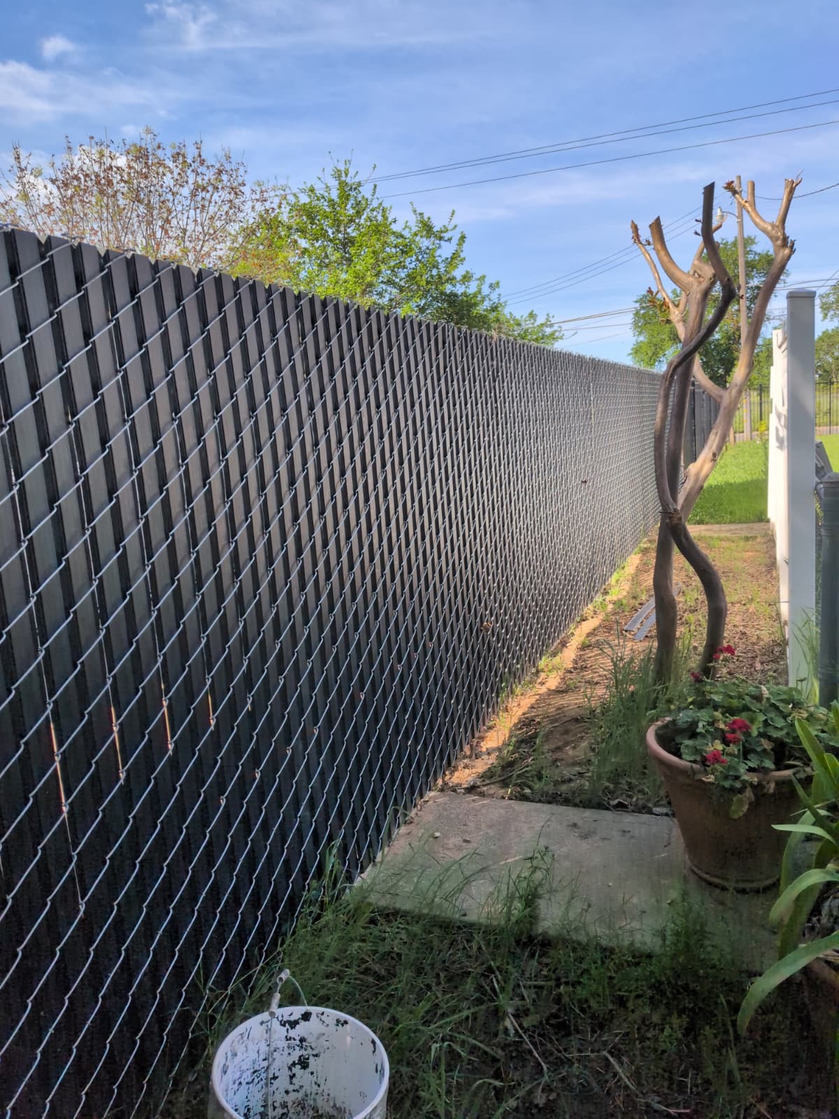 Chain link fence installation in Sacramento