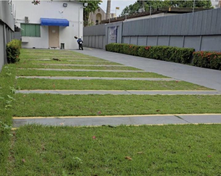 Estacionamento próprio da clínica