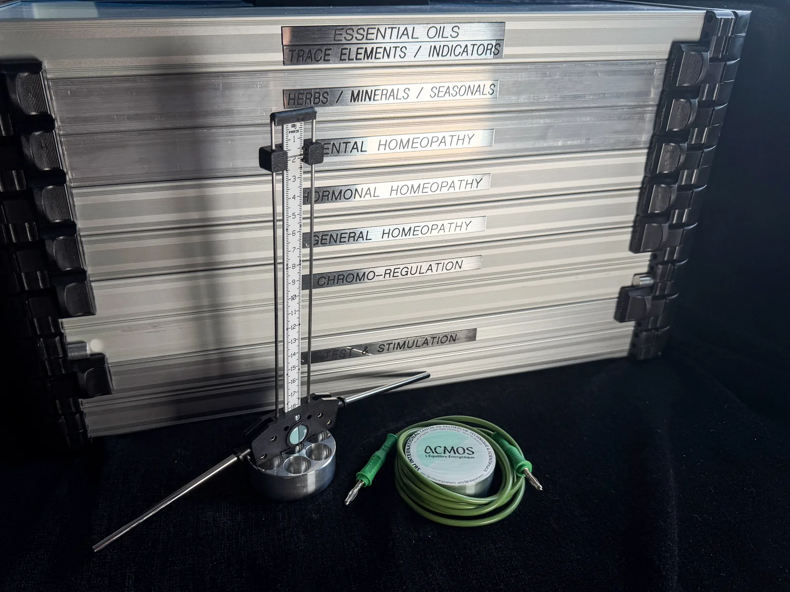 The ACMOS instrument case (valise) open with its trays