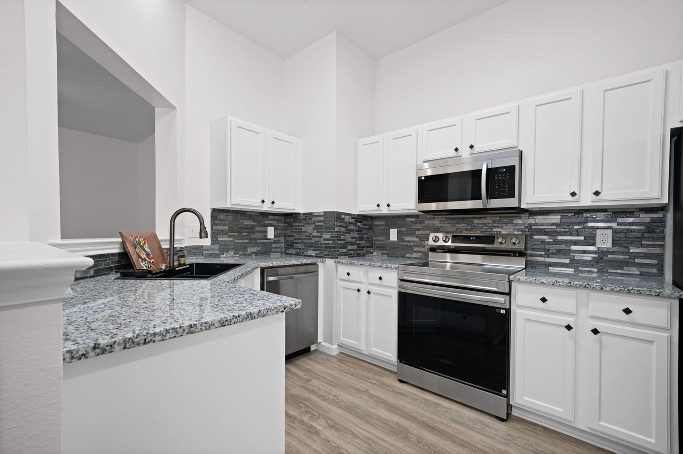 4417 Briarwood kitchen after the remodel