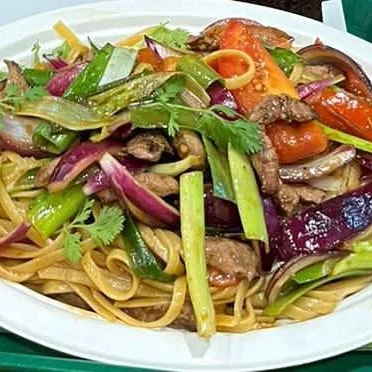 Tallarín saltado, cocina peruana de WANKA