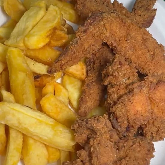 Alitas de pollo con salsa