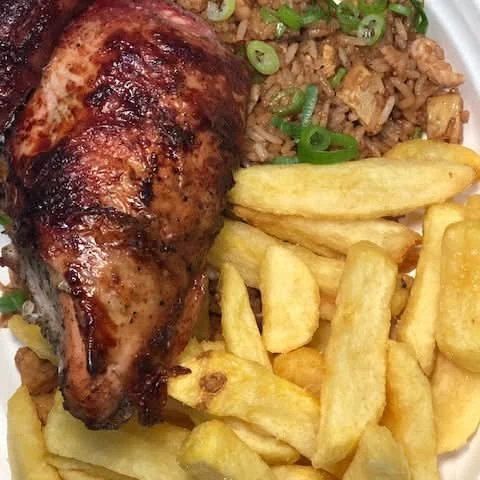 Monstrito con pollo y arroz chaufa