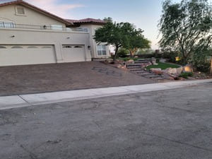 {{ custom_values.service_2 }} in {{custom_values.area_2})