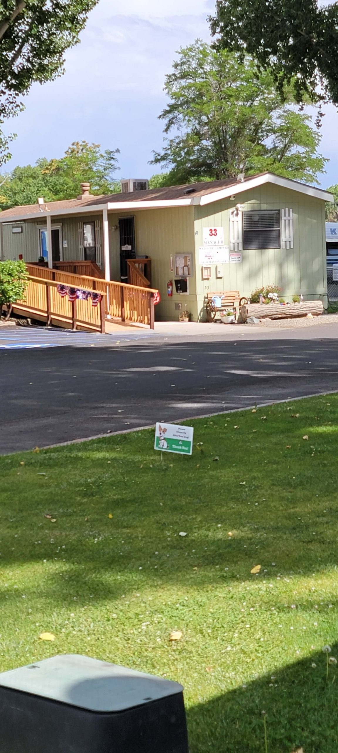Mobile homes at Pioneer Mobile Home Ranch