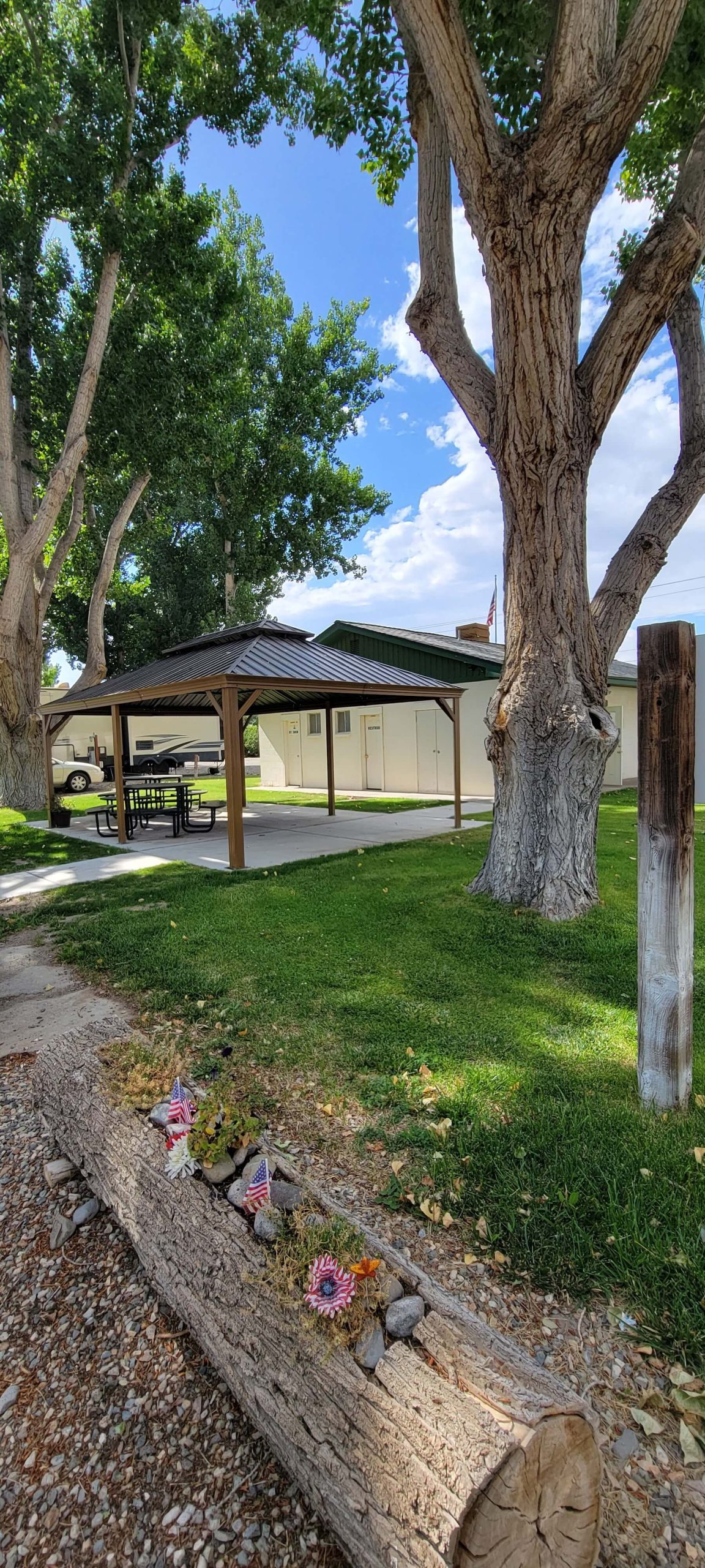 Mobile homes at Pioneer Mobile Home Ranch