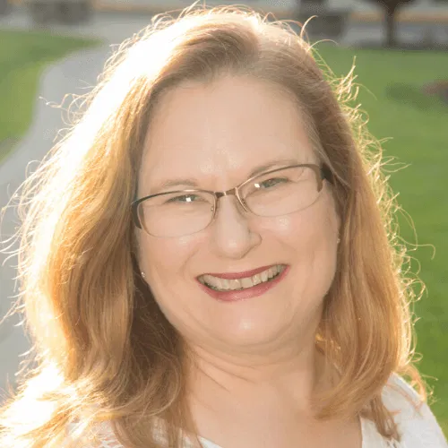 Rebecca Strub headshot