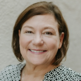 Julie Upshaw headshot