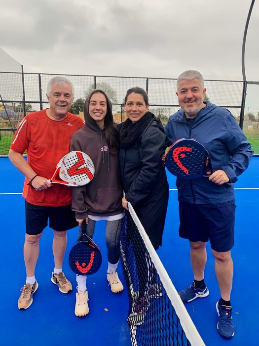 Savvy English students playing padel tennis during the immersion