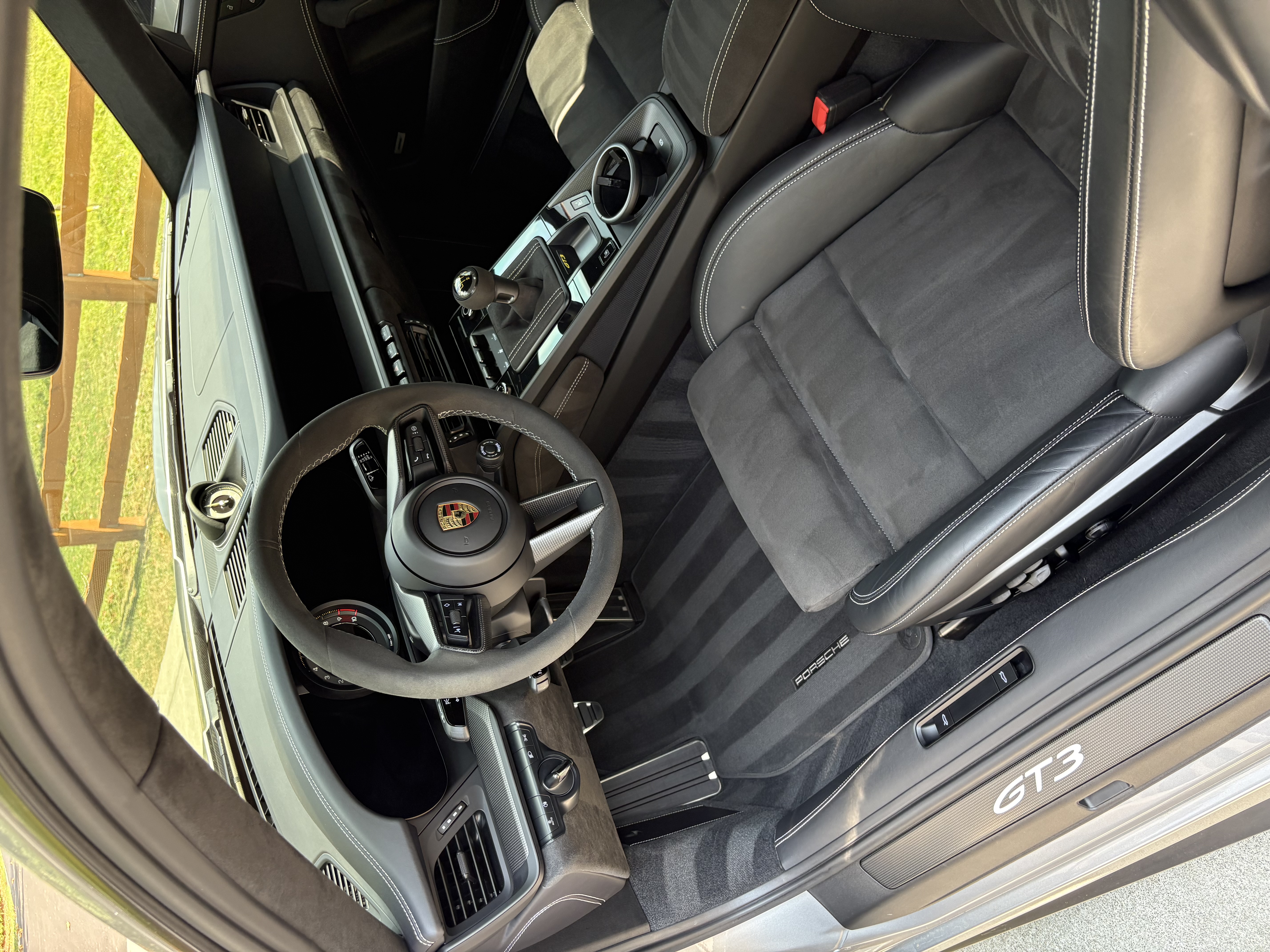 Porsche 911 interior detailing and leather conditioning