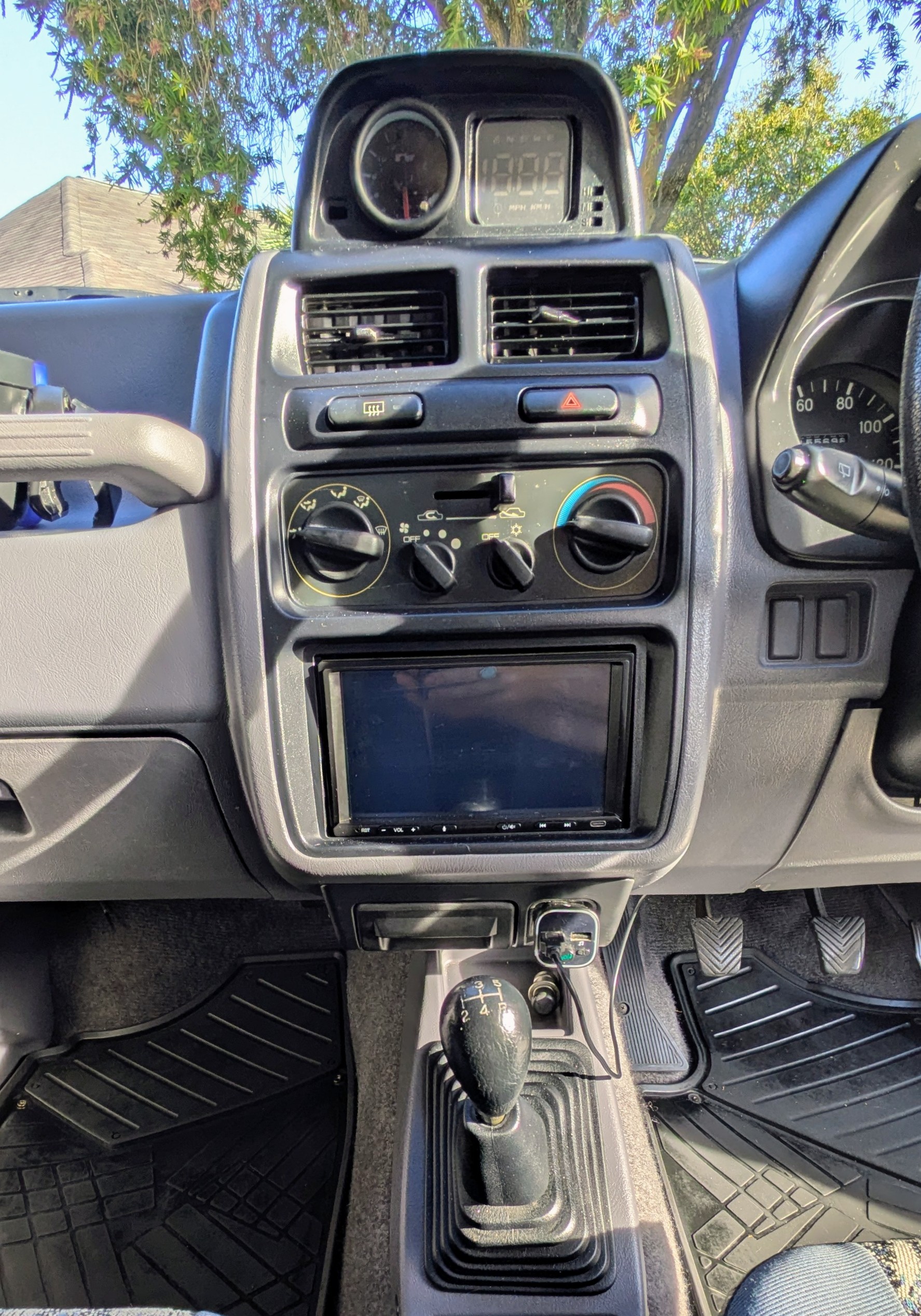 Center console and touchscreen head unit