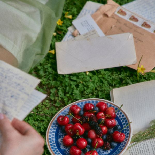 A Gardener's Post envelope and its contents