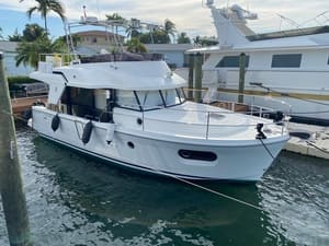 Wordlwide yacht delivery in San Diego, CA