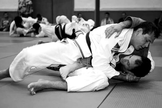 Roger Gracie competing in Gi Jiu-Jitsu