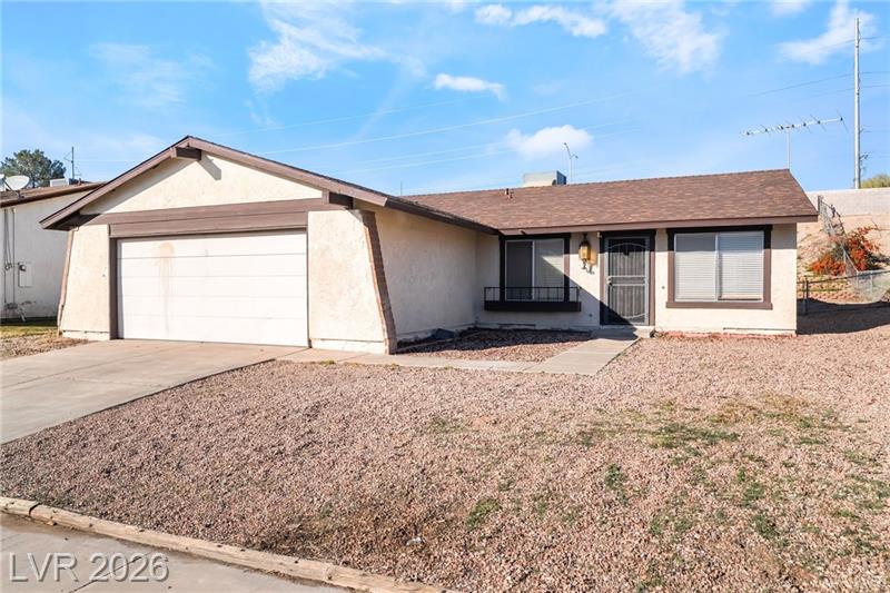 Beautiful Boulder City single-story home with new roof and spacious backyard near Lake Mead. Beautiful Boulder City single-story home with new roof and spacious backyard near Lake Mead.