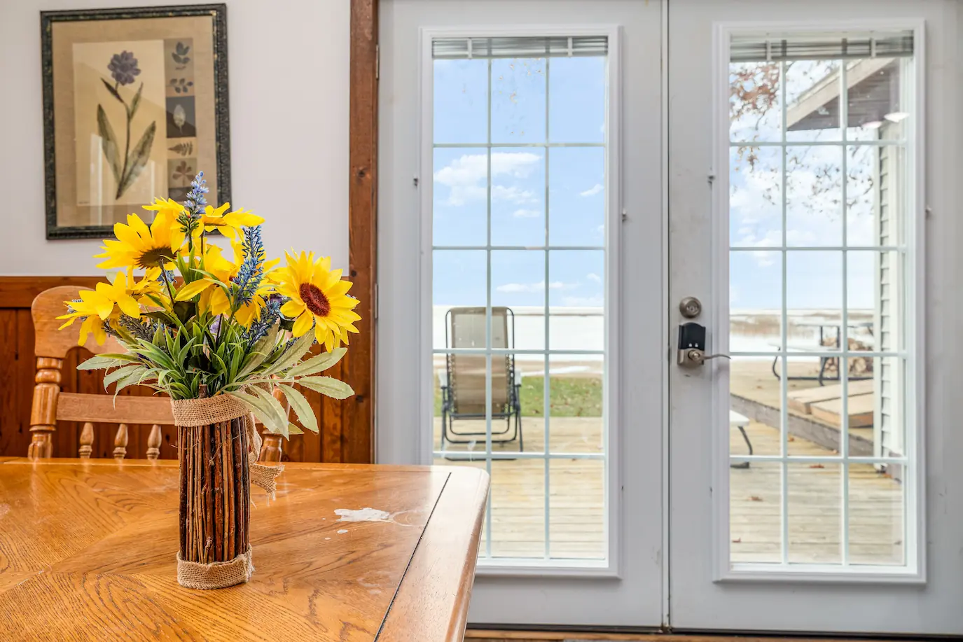 Beautiful local floral details around the cabin property