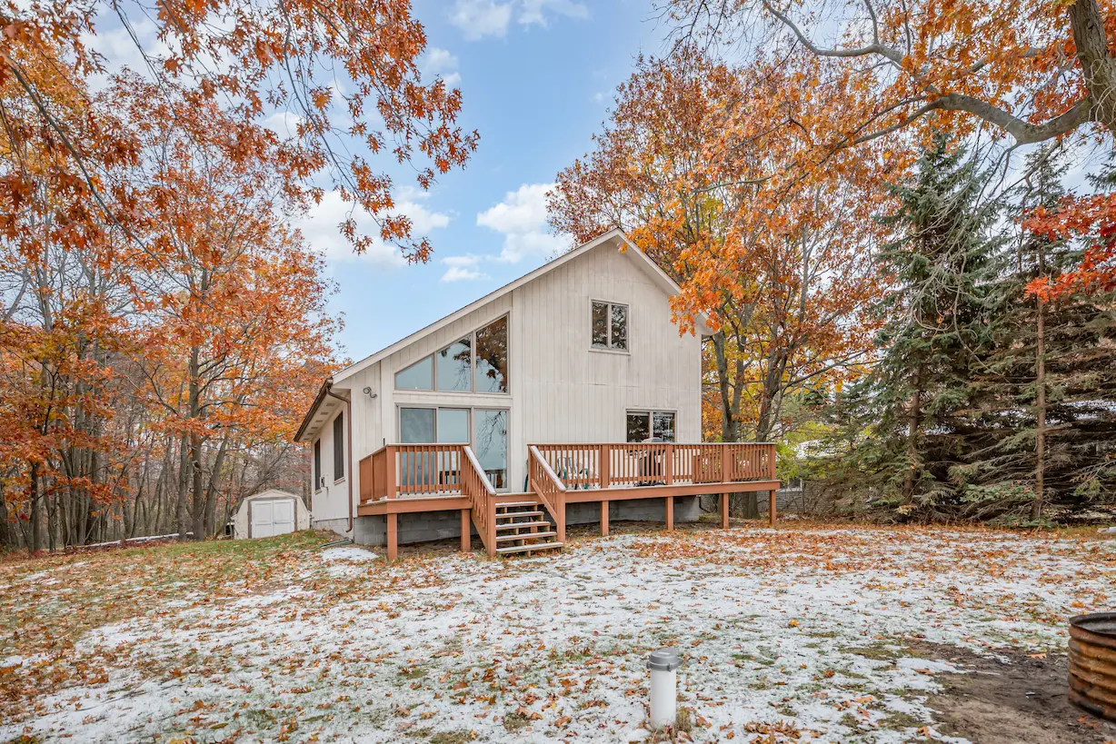 Lakeview and Wildlife Cabin Property