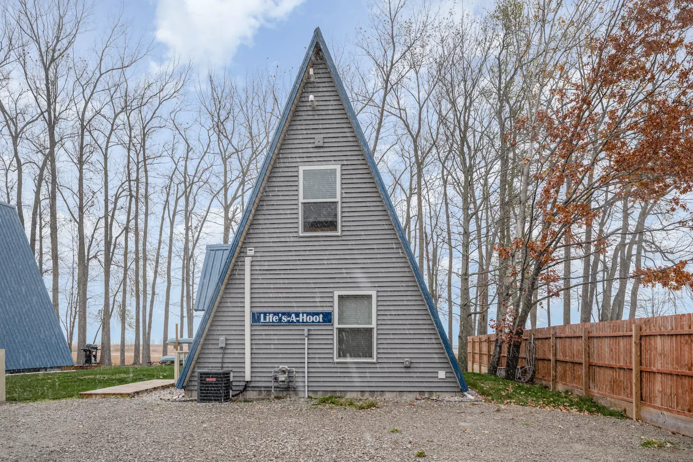 Life's a Hoot - Right Cabin forest view