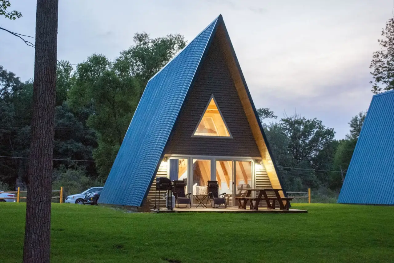 Stunning Sunrise Shore A-frame cabin with Lake Huron sunrise views