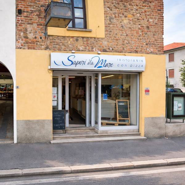 Ingresso del ristorante Sapori d'Amare a Venegono Inferiore