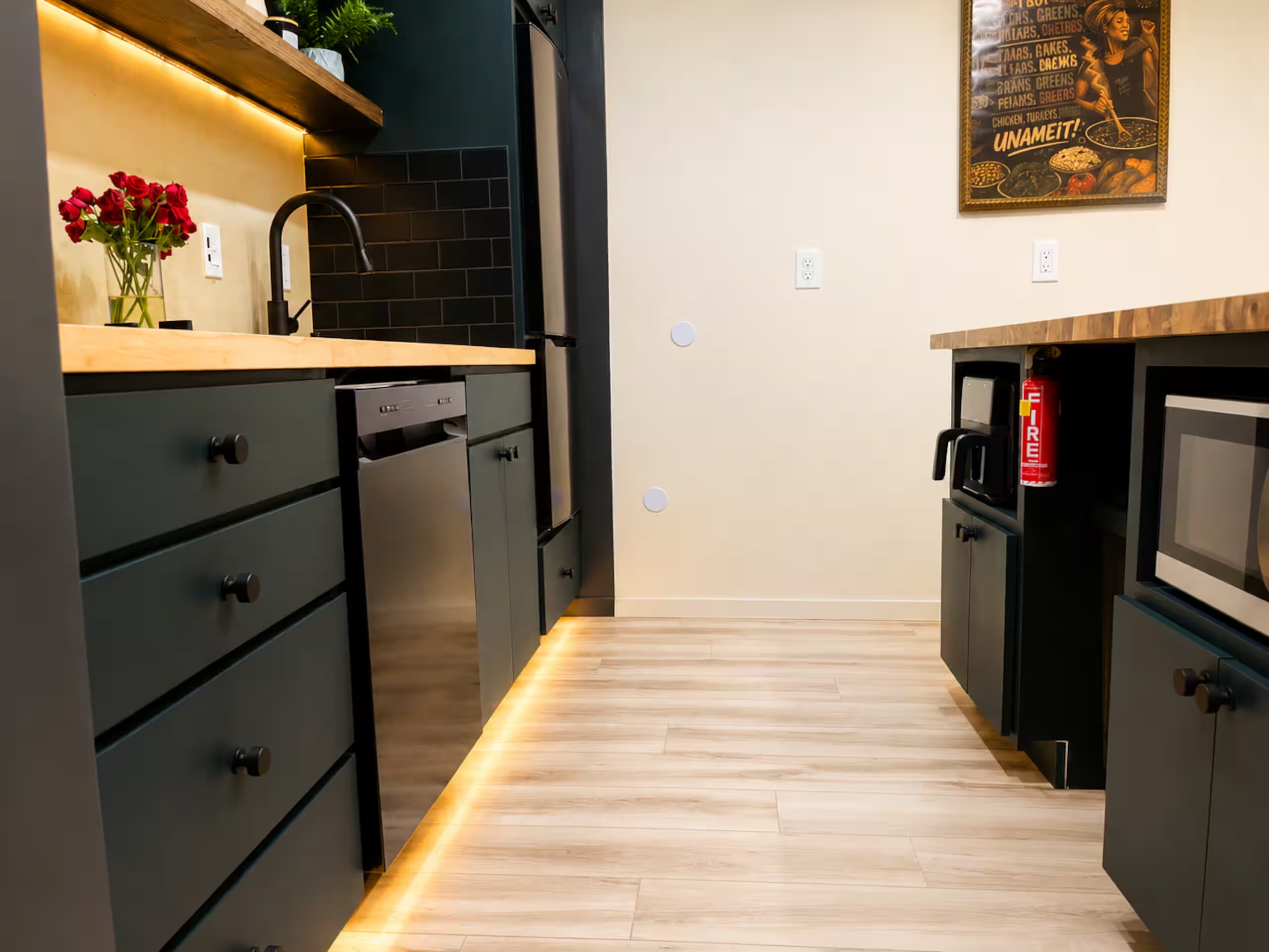 Fully equipped kitchen for short-term stays near Maxwell AFB