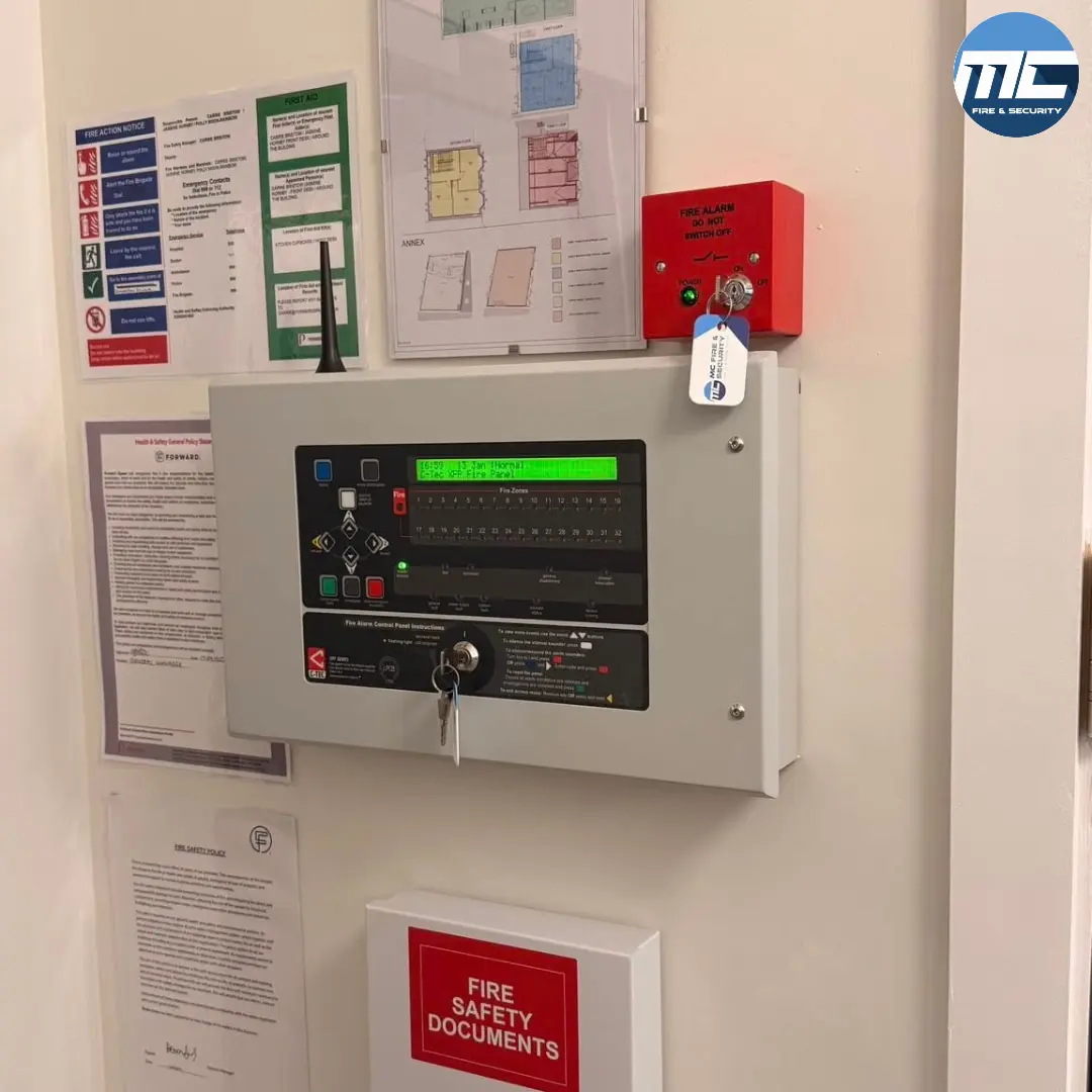 Combined fire alarm panel with key-switch and manual call point