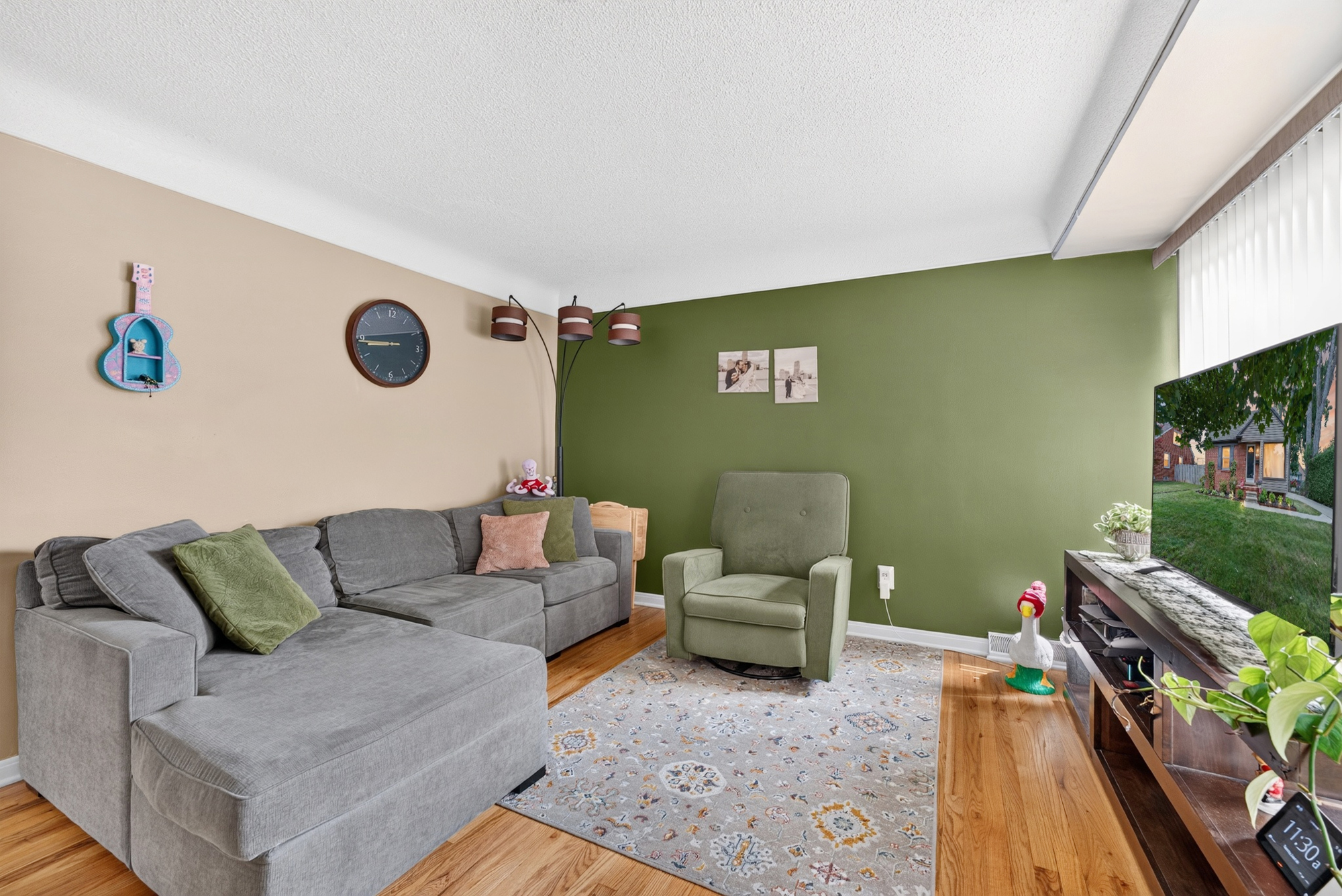2420 Applewood Avenue photo 5