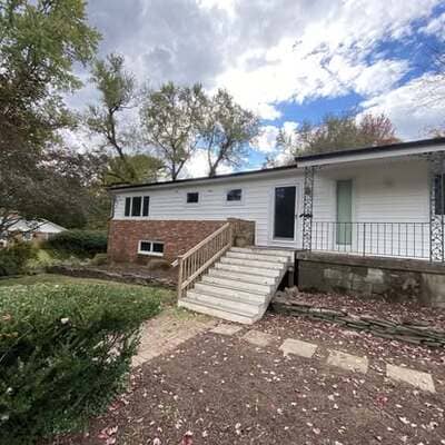 {{ custom_values.service_3 }} in {{custom_values.area_3})