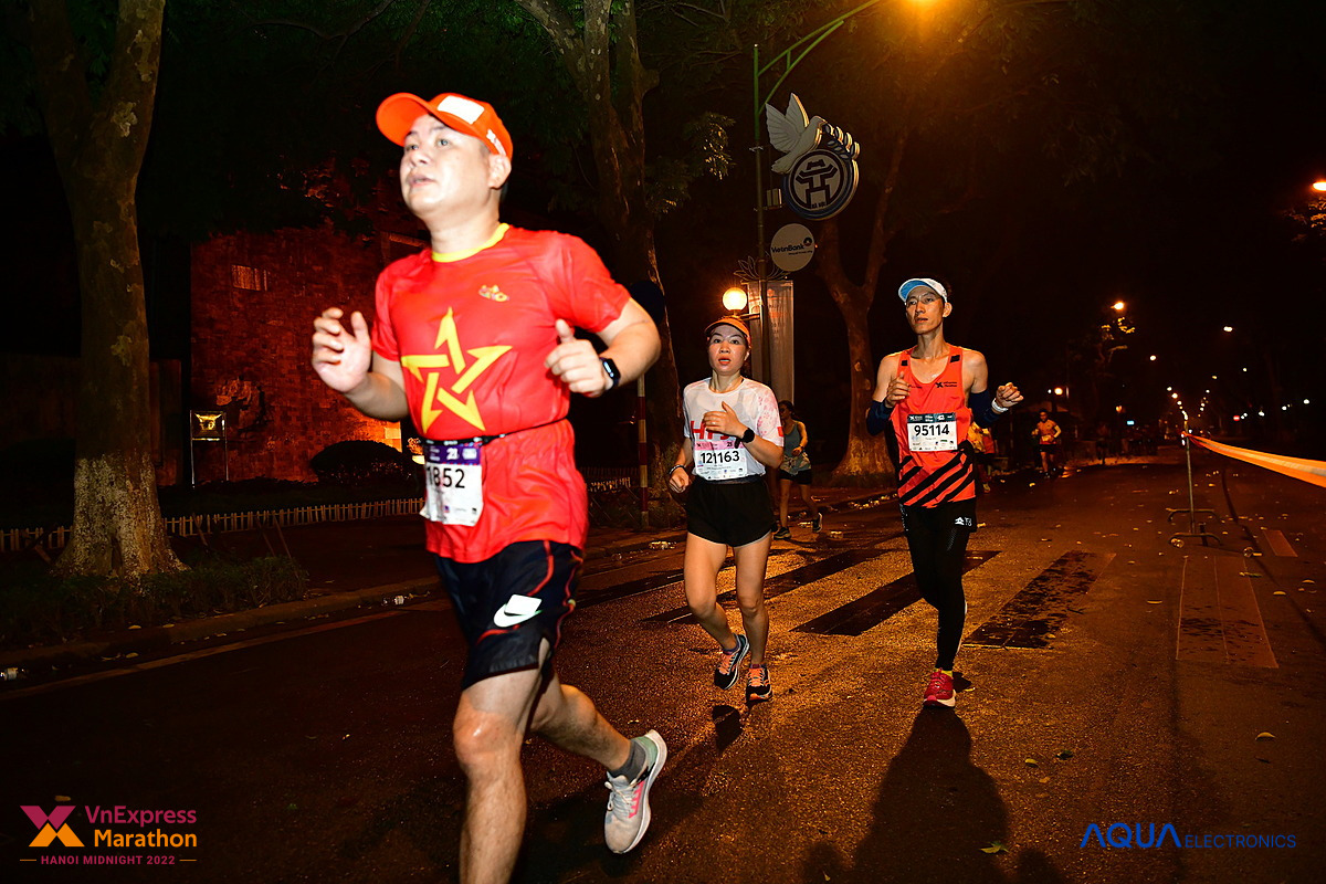 Nhịp Tim Tối Đa HRmax — 4 Công Thức Chính Xác Và Chia Zone Tập Luyện