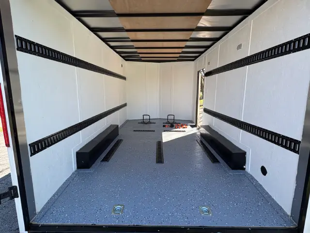 16' Enclosed