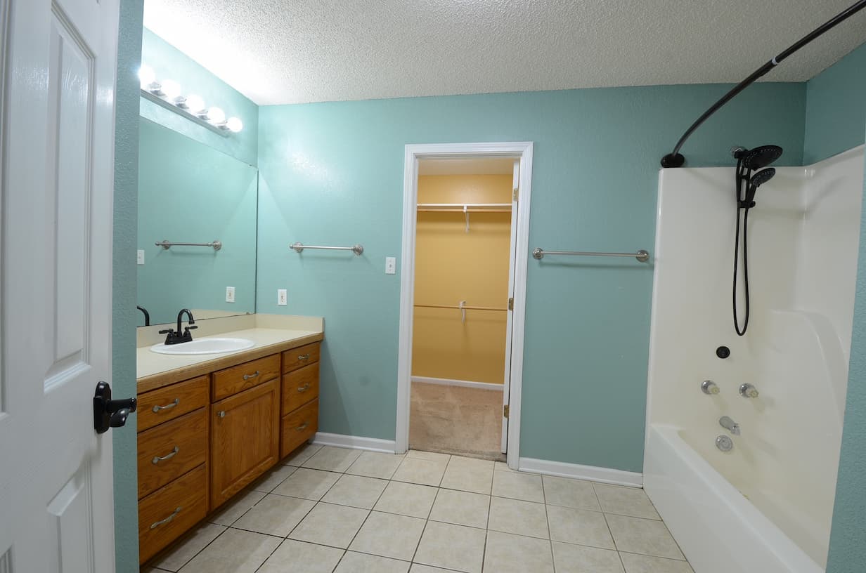 Primary bath