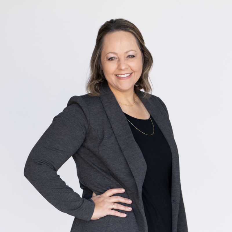Headshot of Lisa Binggeli, 9-Figure Broker & Founder of Agent Leader Coaching. Speaking on 'Create Your Own Experience' at EQUIP event.