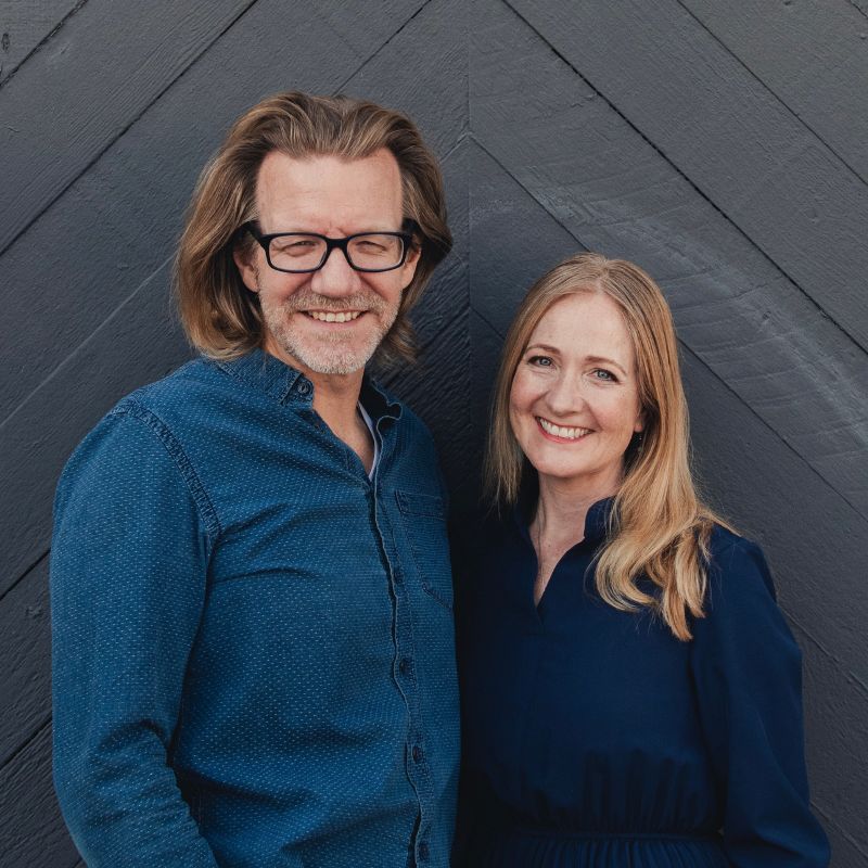 Headshot of Erik & Emily Orton, New York Times-Honored Authors. Presenting 'Moving Your Goals From Impossible To Inevitable' at EQUIP event.