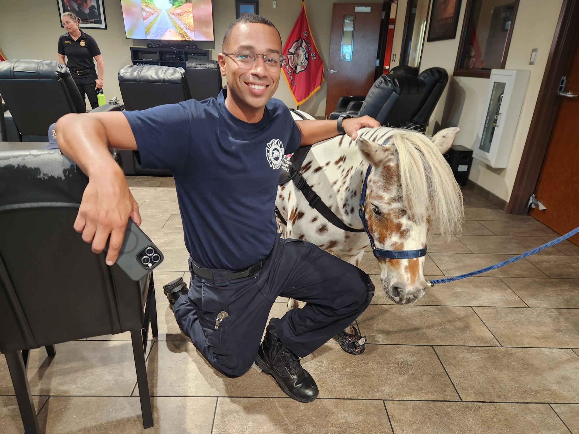 Honey's Mini Therapy Adventures visit to Pasco station photo 5