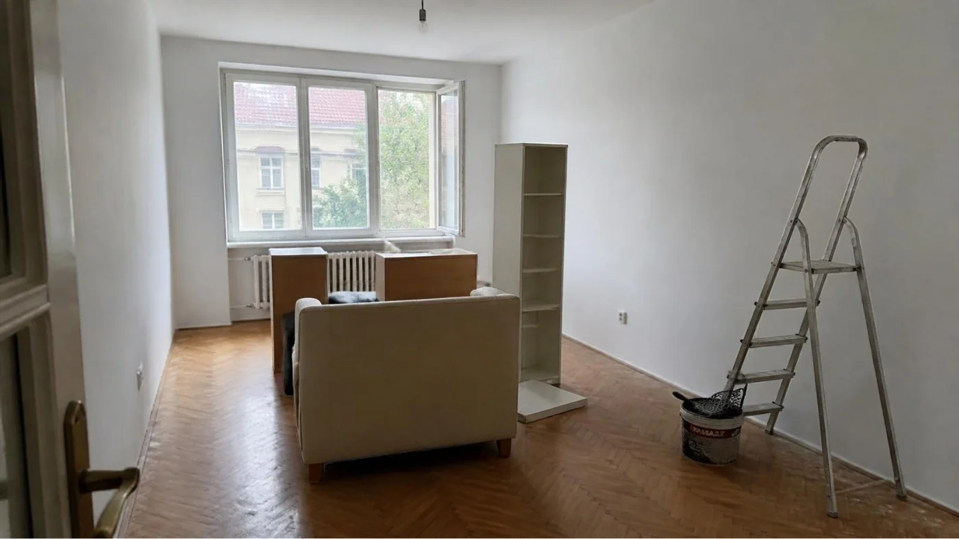 Pokoj po výmalbě