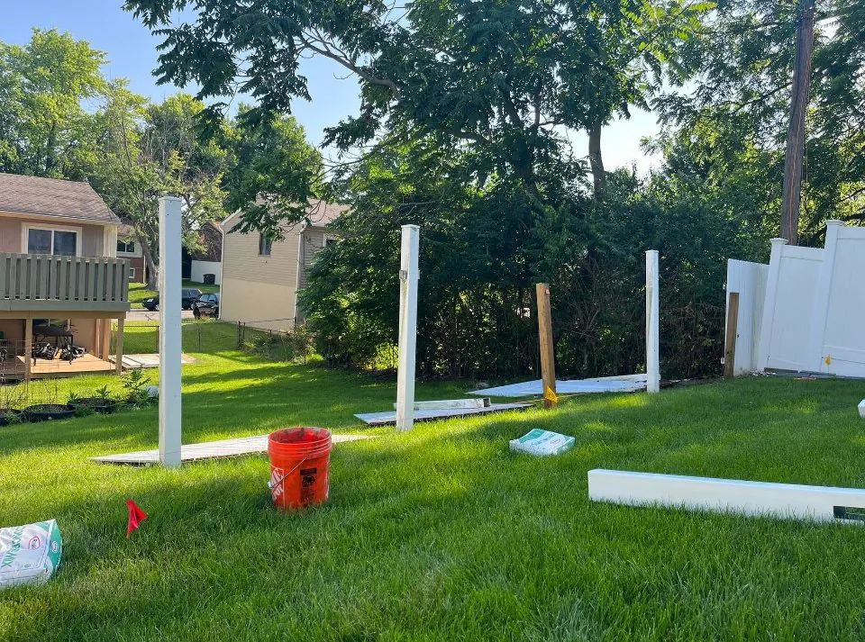 Vinyl fence posts set