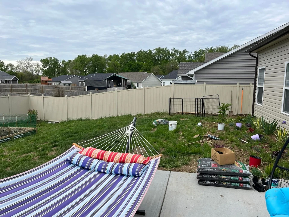 Vinyl privacy fence