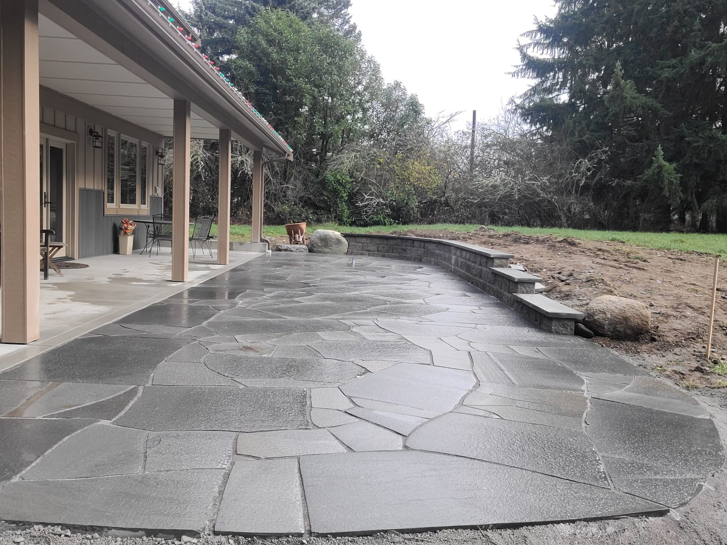 Flagstone Patio & Seat Wall