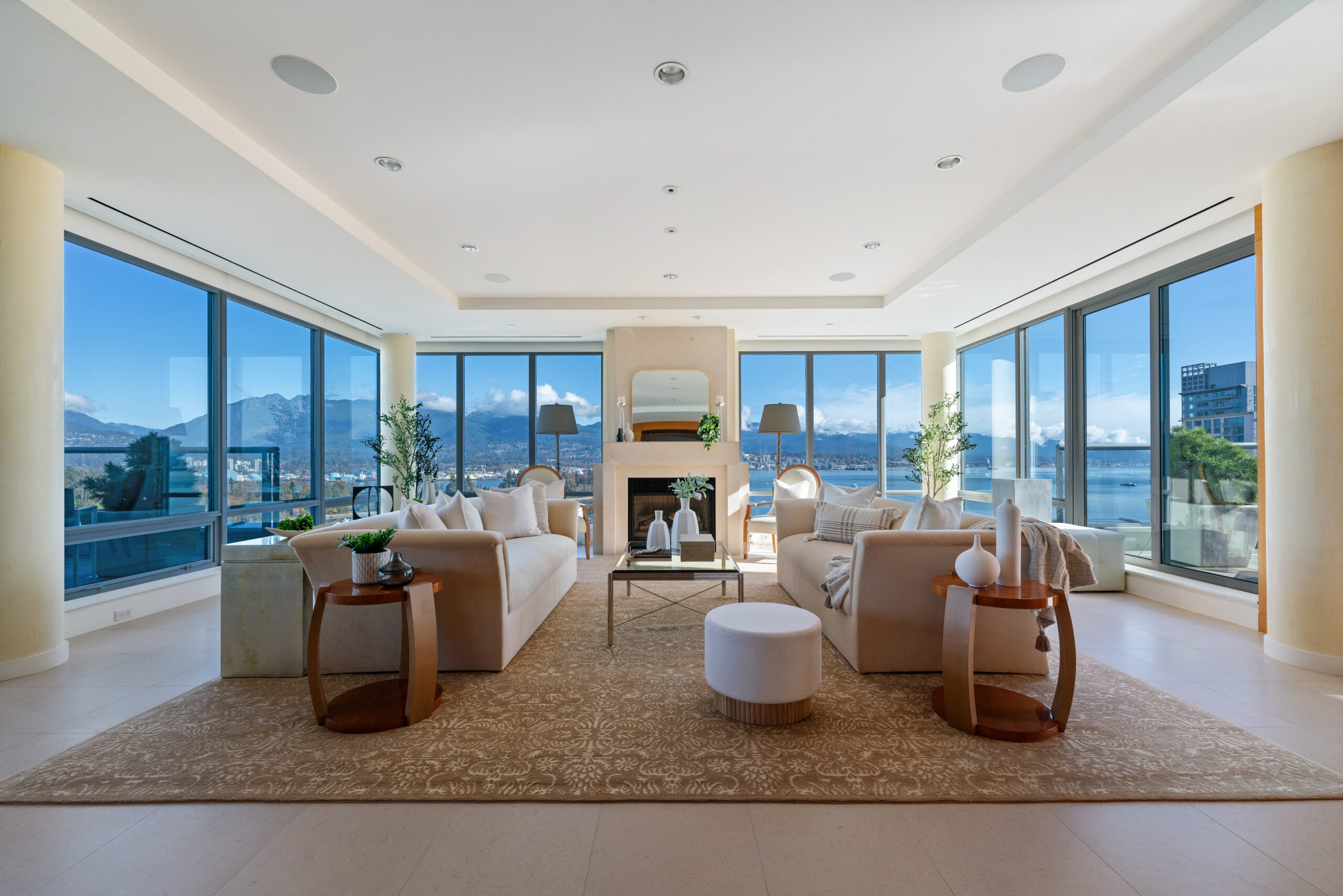 Coal Harbour luxury condo