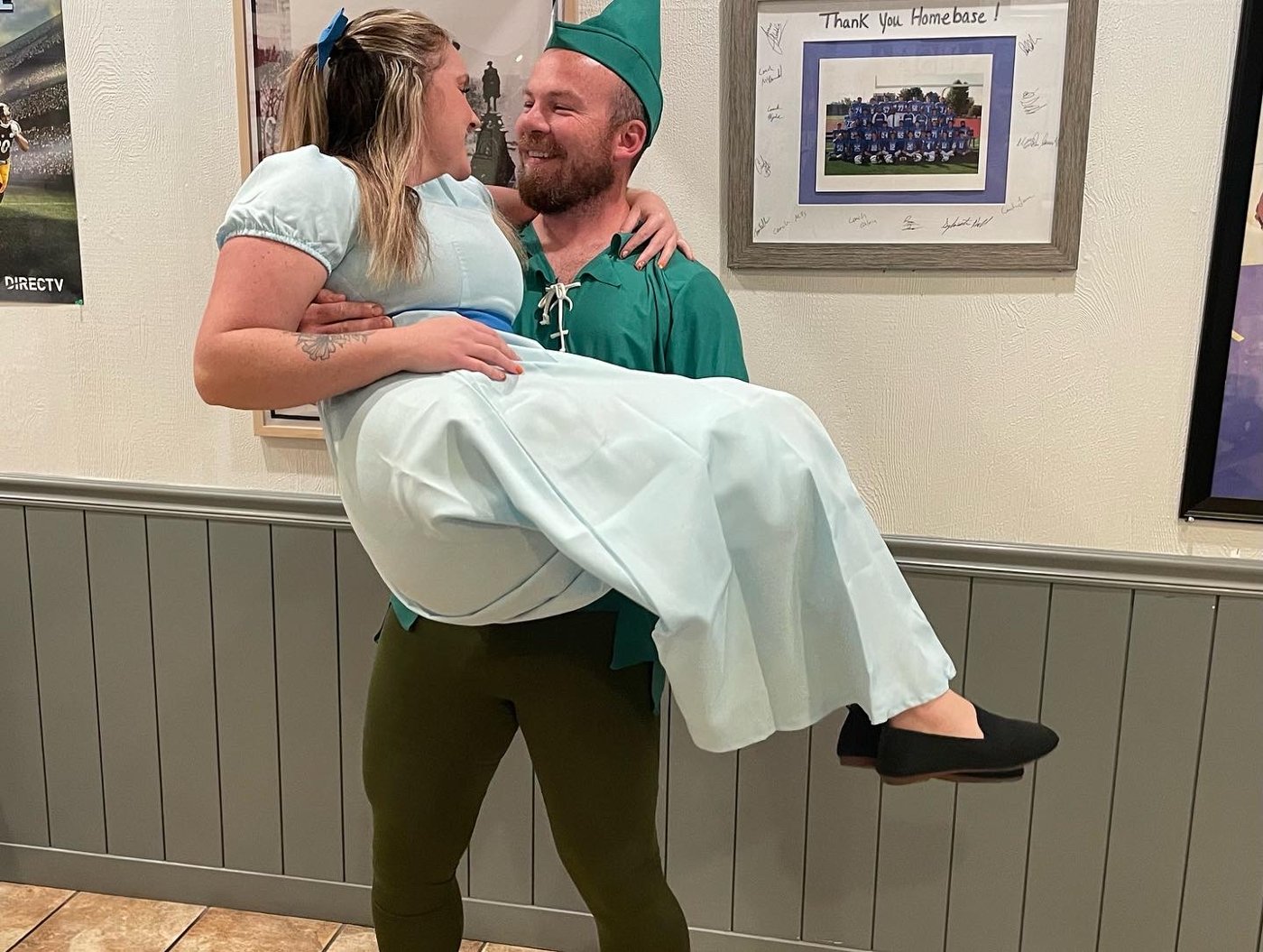 Couple dressed as Wendy and Peter Pan