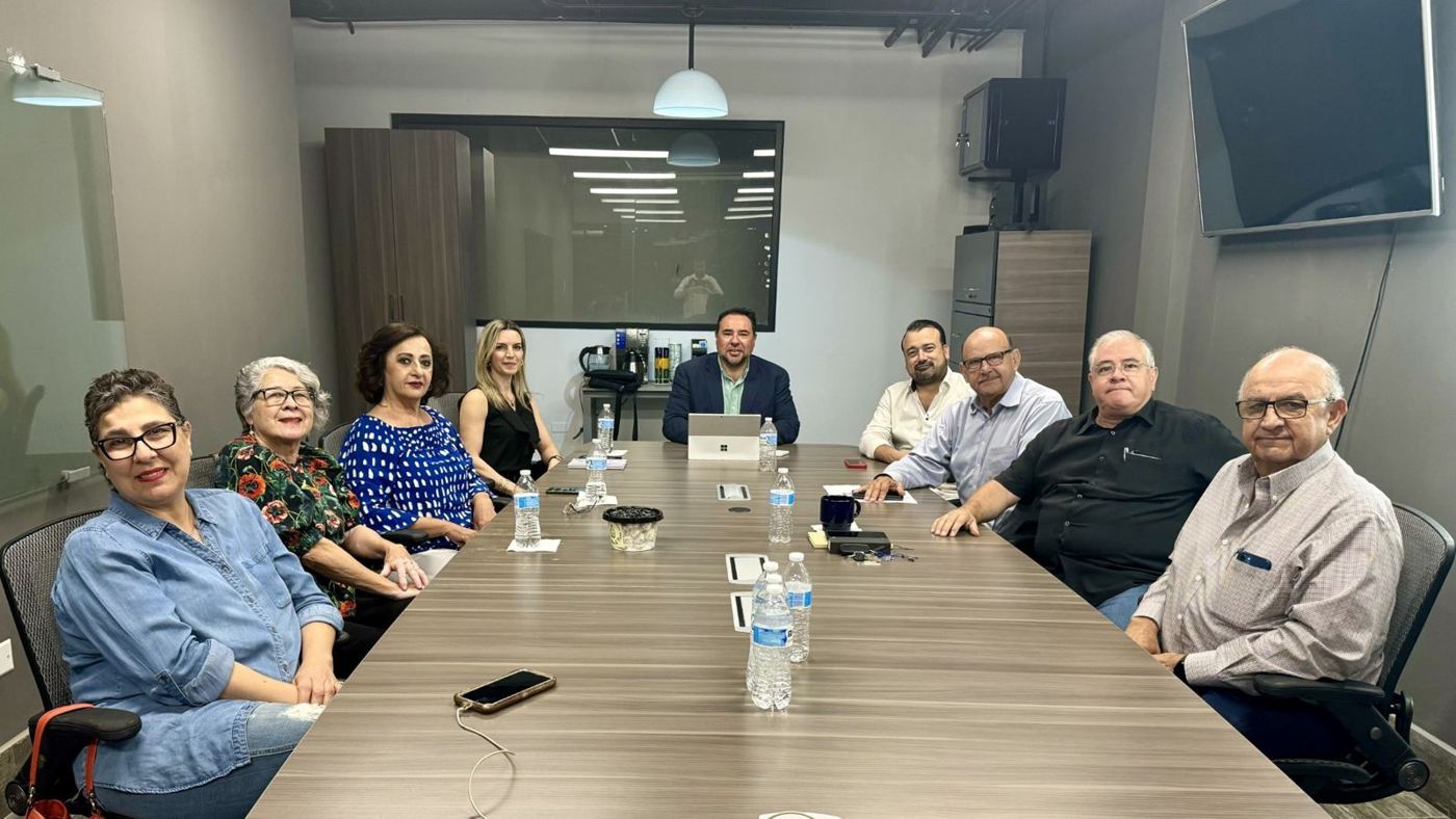 Sesión de trabajo de los fundadores
